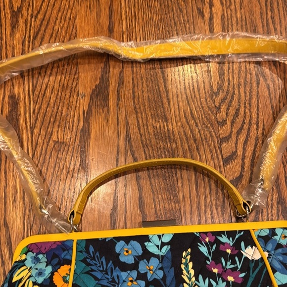 Vera Bradley Barbara Frame Bag in Midnight Blues. Quilted floral print. New. - Picture 3 of 8